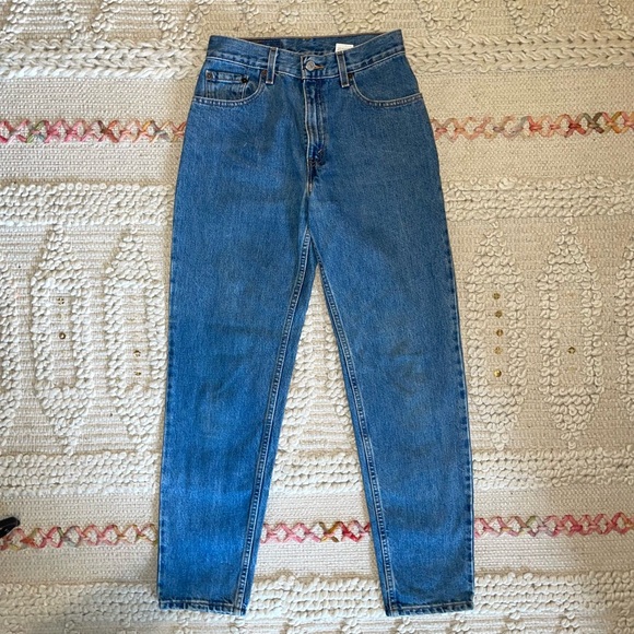 Vintage Levi's 550 Tapered Leg Jean - Picture 6 of 11